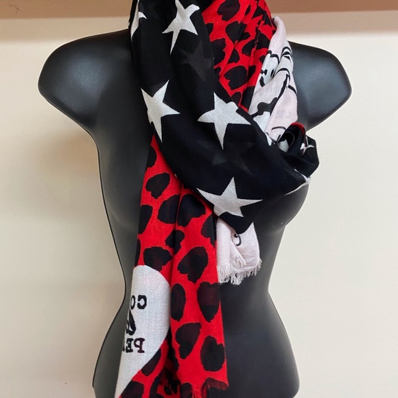 Peanuts and Codella Scarf - Picture 4 of 4